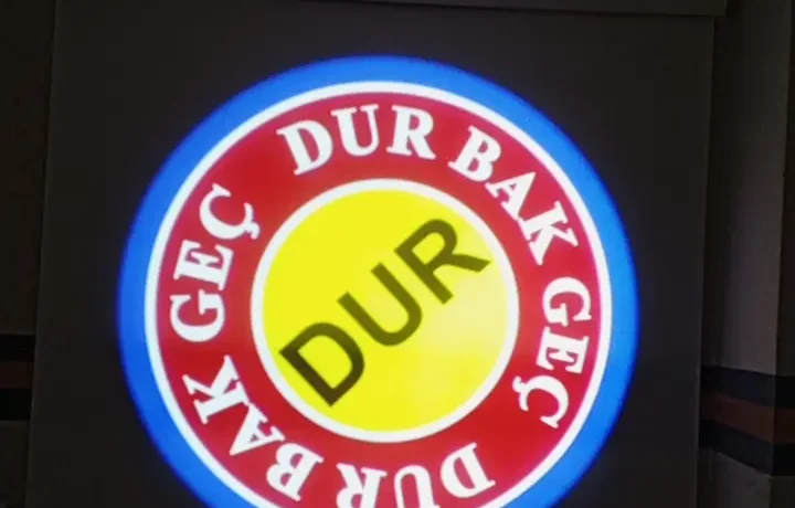 DowAksa Fabrikalarında İş Güvenliği İçin Logo Yansıtma Cihazları: Güvenliğe Yansıyan Ortak Başarı 1 DOWWAKSA