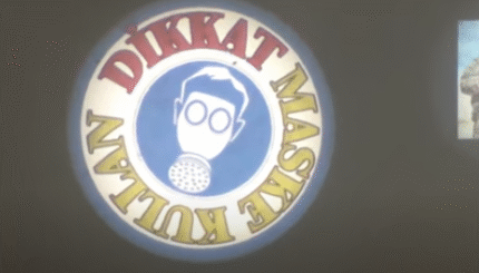 Dikkat Maske Kullan , Gözlük Kullan , Baret ve Eldiven kullan logolarını yansıtın 5 fak