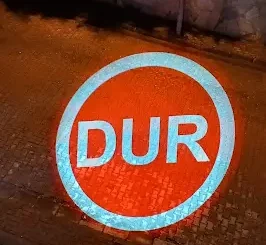 Kırmızı Dur İşareti Yayalara Özel Forklift Durdur sanal levha yansıtma logoları 17 www.logoyansit.comisguvenligi3 4