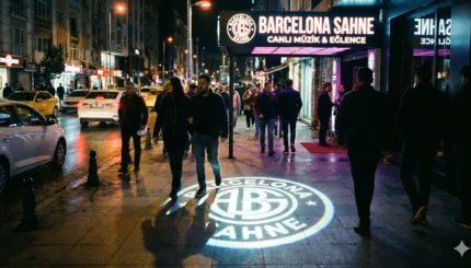 Gecenin Karanlığında Parlayan Prestij: Barcelona Sahne ve Logo Yansıt Teknolojisi 3 Gemini Generated Image ltio0gltio0gltio
